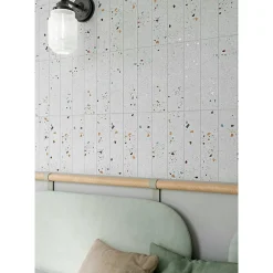 Carreau Premium pour mur effet Terrazzo. Terrazzo Grey Mat. 7,5x30 cm.