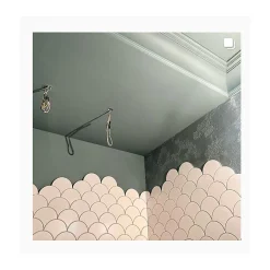 Carrelage mur écaillon de poisson uni beige brillant 10,6x12 cm SCALE FAN GREIGE