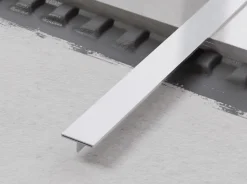 Couvre-joint profilé décoratif Ts Ilcom en inox rectifié Argent satiné - 15mm x 2440mm x 0,65 ep.