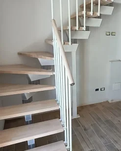 Escalier quart tournant 11 marches - Hauteur à franchir de 2.23 à 2.66m - Largeur 85cm - Limon central - Noyer et anthracite -