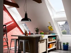 Fenêtre de toit à rotation VELUX Confort Everfinish - polyuréthane L. 55 x H. 78 cm (GGU 0076 CK02)