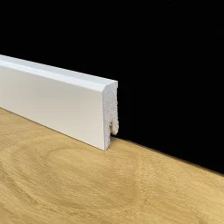 96ml de PLINTHE BASSE CARRÉE en FIBRE DE BOIS 40X15 BLANC