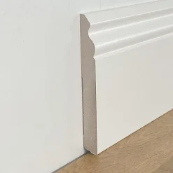 96ml de PLINTHE DUCAL PLINTHE en FIBRE DE BOIS COMPACT 140X15 BLANC