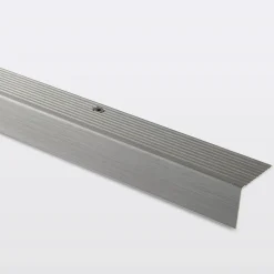 Nez de marche en aluminium décor argent foncé brossé GoodHome 35 x 25 x 1800mm.