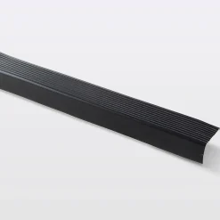 Nez de marche PVC noir GoodHome 62 x 42,5 x 1800 mm