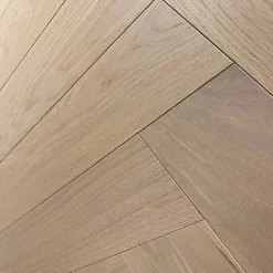 Parquet Bâton Rompu Chêne contrecollé verni brossé Pr Bis Invisible Nottingham 125x15X600mm - 4mm de couche d'usure
