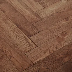 Parquet contrecollé clipsable Skara bâtons rompus en chêne huilé brun rustique