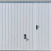 Porte de garage basculante blanc avec portillon droit l.240 x H.200 cm x Ep.20 mm