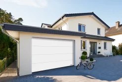 Porte de garage sectionnelle acier EcoStar Planar blanc RAL 9016 Matt Deluxe - l.300 x h.200cm - motorisée