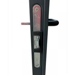 Porte Métallique Industrielle De Service Isolée Réversible L1100 H2150 RAL9010 En Applique