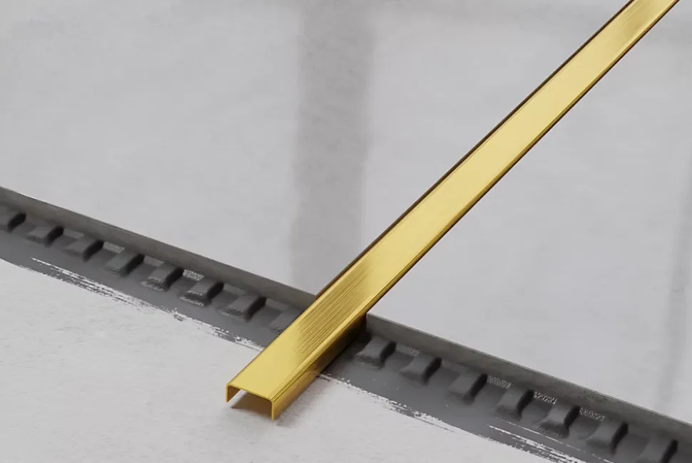 Profilé décoratif C en acier inoxydable pour carrelage Or satiné - 40 mm x 2440 mm x 0,65 ep.