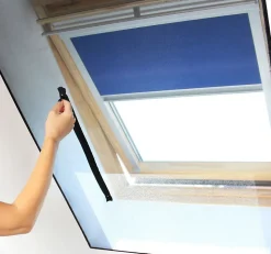 Toile Moustiquaire à scratch pour fenêtre VELUX - L150 x H180 cm