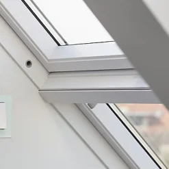 Verrière plane Velux GIL Tout confort blanc UK3 134 x 98 cm